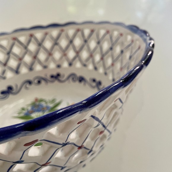 Hand Painted Open Lace Ceramic Bowl Portugal RCCL 586 signed MN - Picture 3 of 10